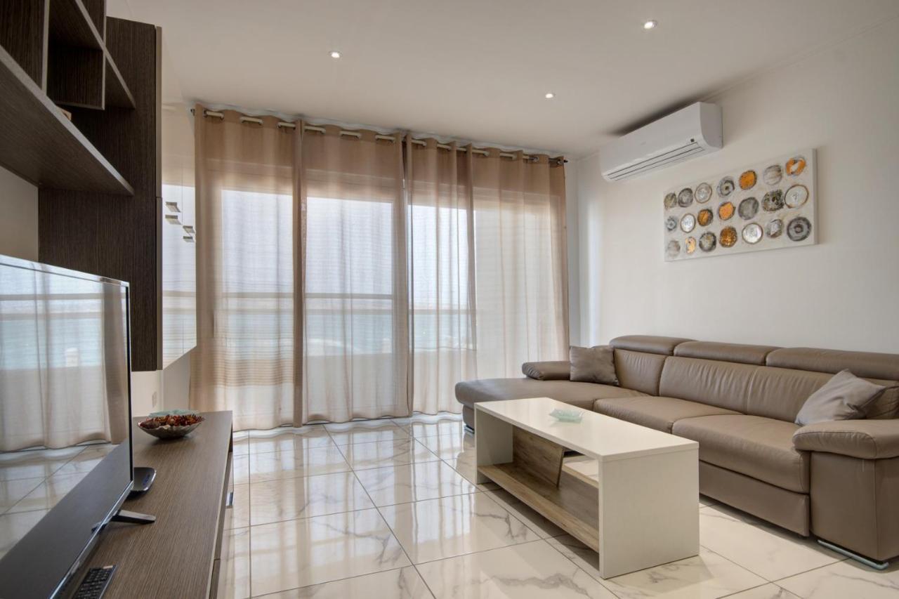 Malta'S Beachfront Apartment In Mellieħa Exteriör bild