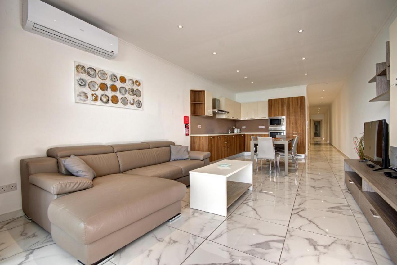 Malta'S Beachfront Apartment In Mellieħa Exteriör bild