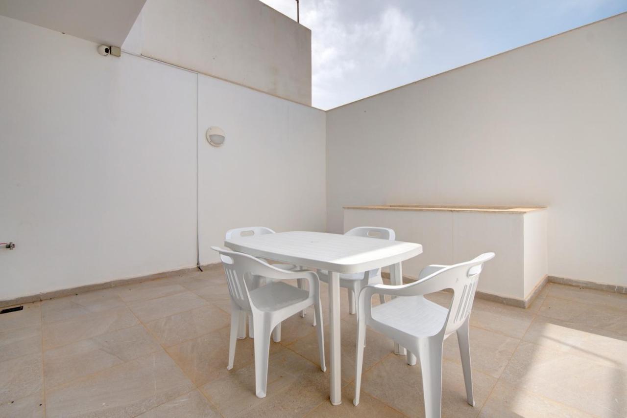 Malta'S Beachfront Apartment In Mellieħa Exteriör bild