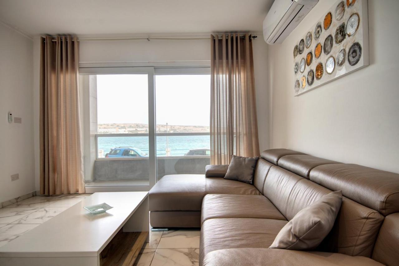 Malta'S Beachfront Apartment In Mellieħa Exteriör bild